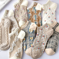 CHERSE low-cut floral sock worn in sneaker showing discreet ankle coverage