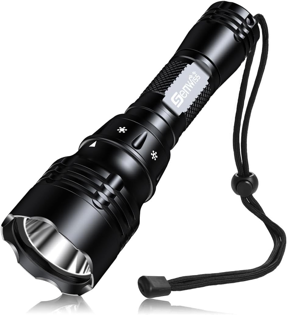 Genwiss front view showing compact dive light and bezel, reliable illumination benefit