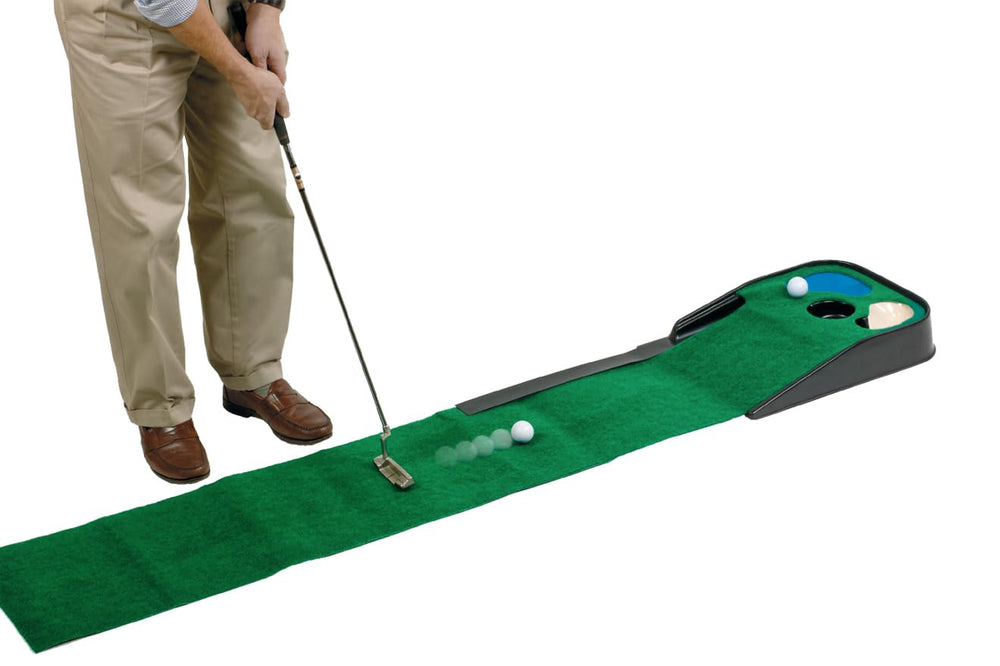 JEF WORLD OF GOLF full mat view showing cup and hazards for realistic practice