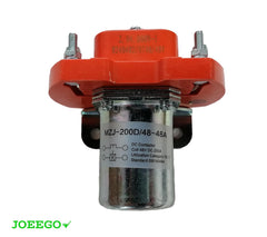 JOEEGO close-up of side terminals for clear identification and safe connection