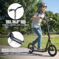 Madd Gear wide 4.7" deck detail offering stable foot placement and comfort