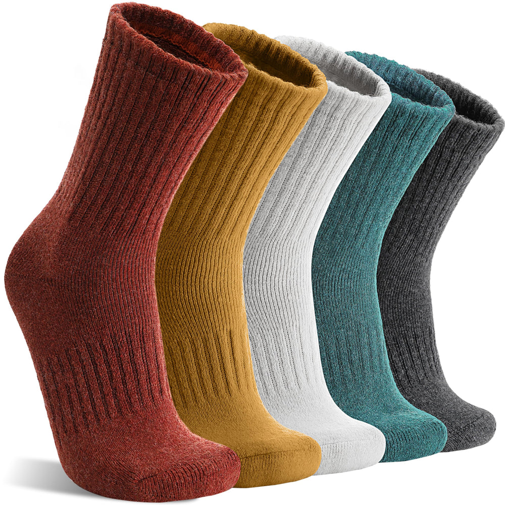 MOGGEI front packaging showing five-color sock set and value