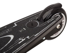Razor Tekno handlebar detail showing grips and stem for comfortable control