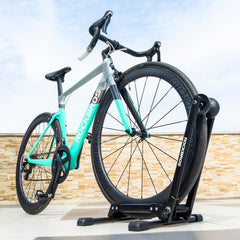 ROCKBROS close-up of wheel cradle protecting tire and rim benefit