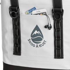 Såk Gear closeup of waterproof airtight zipper illustrating spill prevention benefit