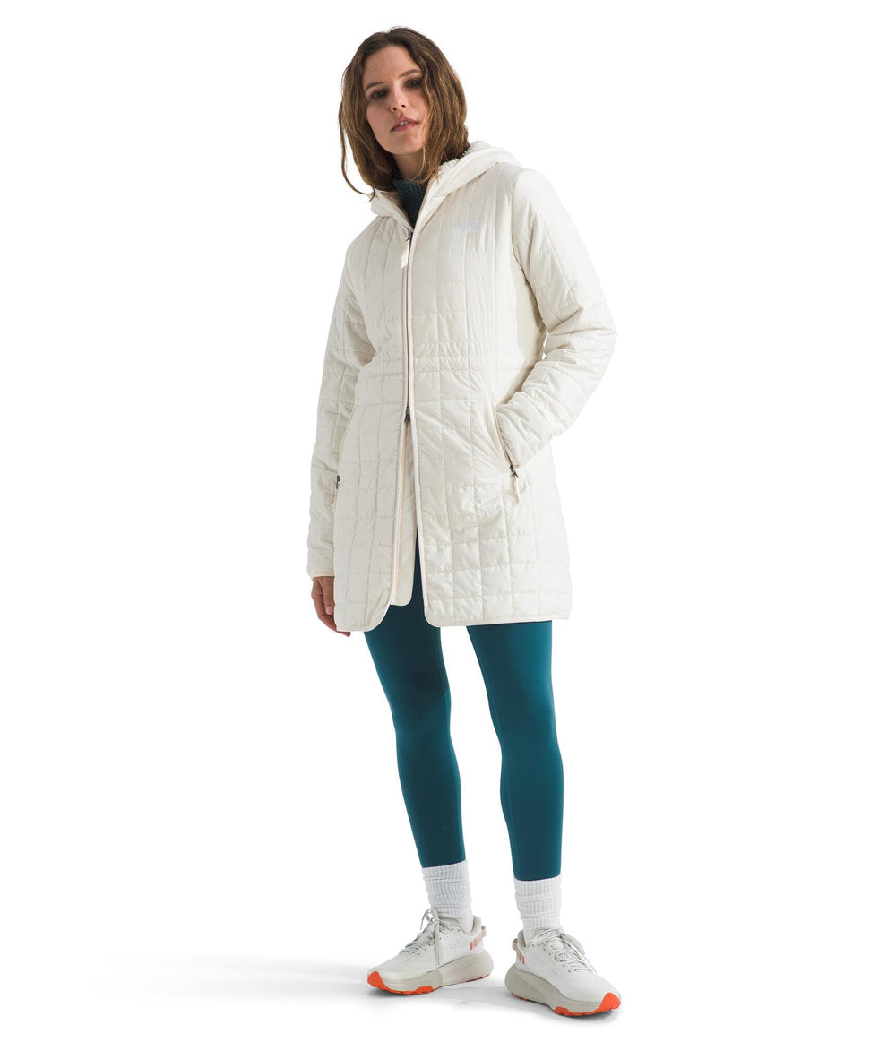 The North Face parka front view in White Dune showing insulated warmth