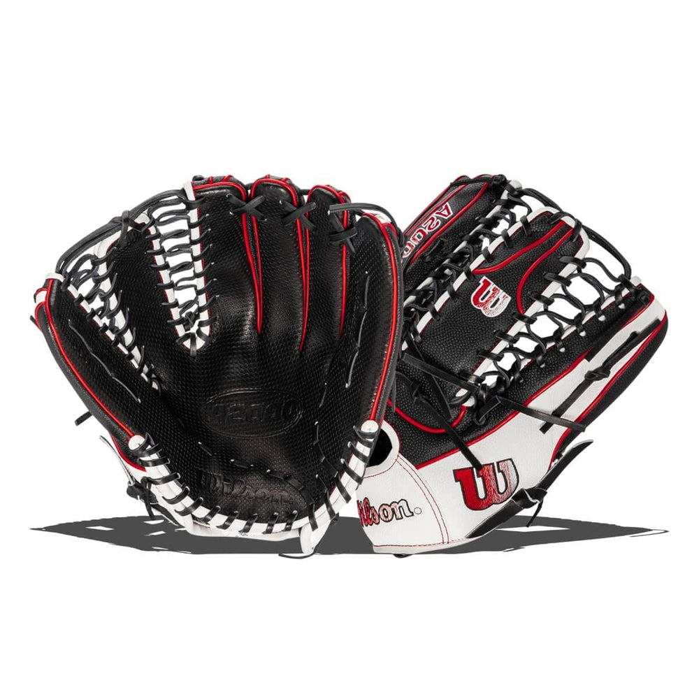 WILSON A2000 SCOT7SS front view showing shape and modern logos for confident fielding
