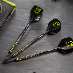 Winmau MvG Acclaim close-up of 90% tungsten barrel texture for grip control