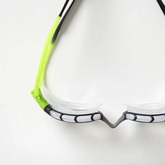 Zoggs Predator lens close-up showing clear lenses that improve visibility