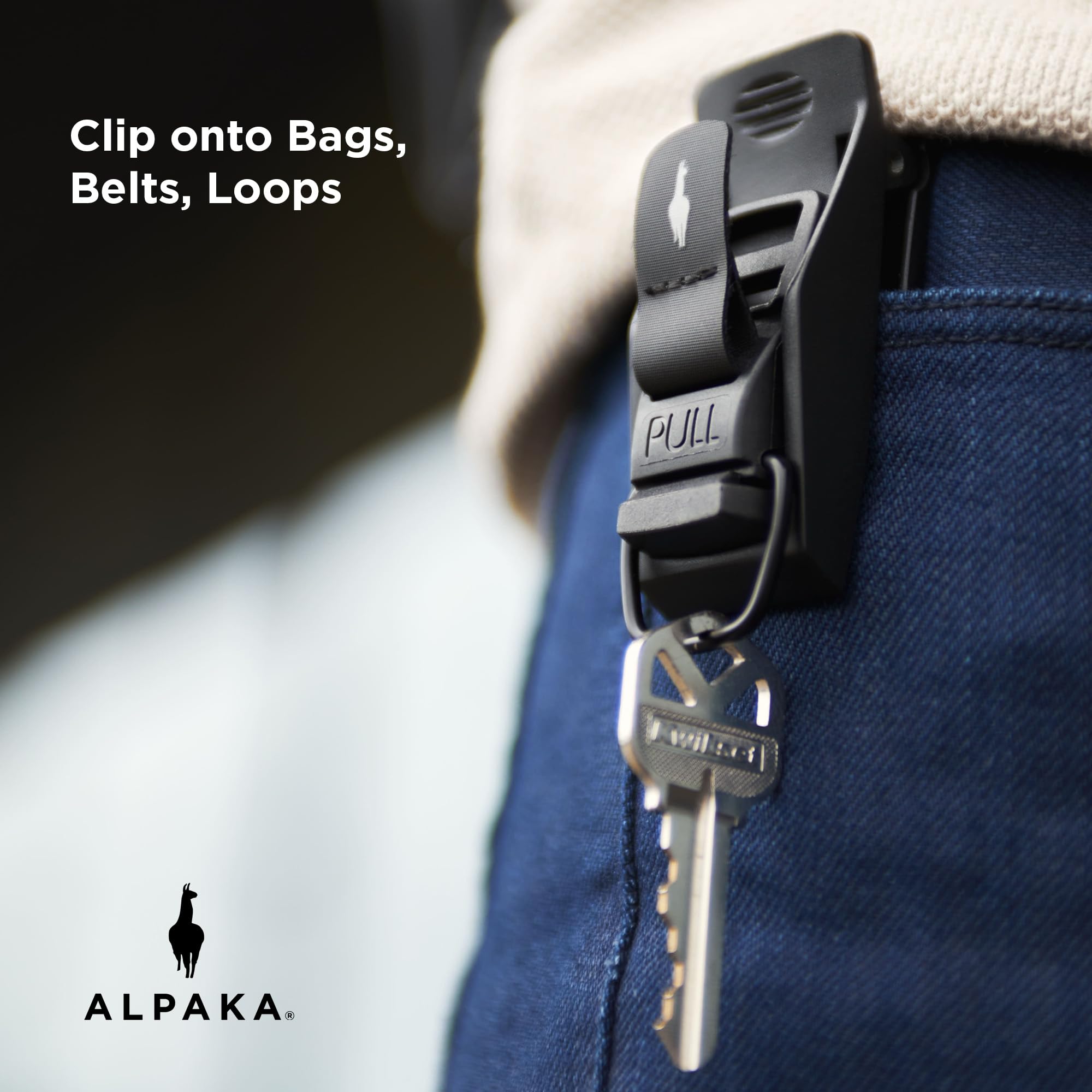 ALPAKA HUB close-up of Fidlock magnetic release for instant, secure detaching