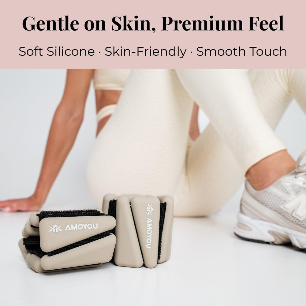 AMOYOU size comparison beside hand showing 1 lb scale and travel-friendly compactness
