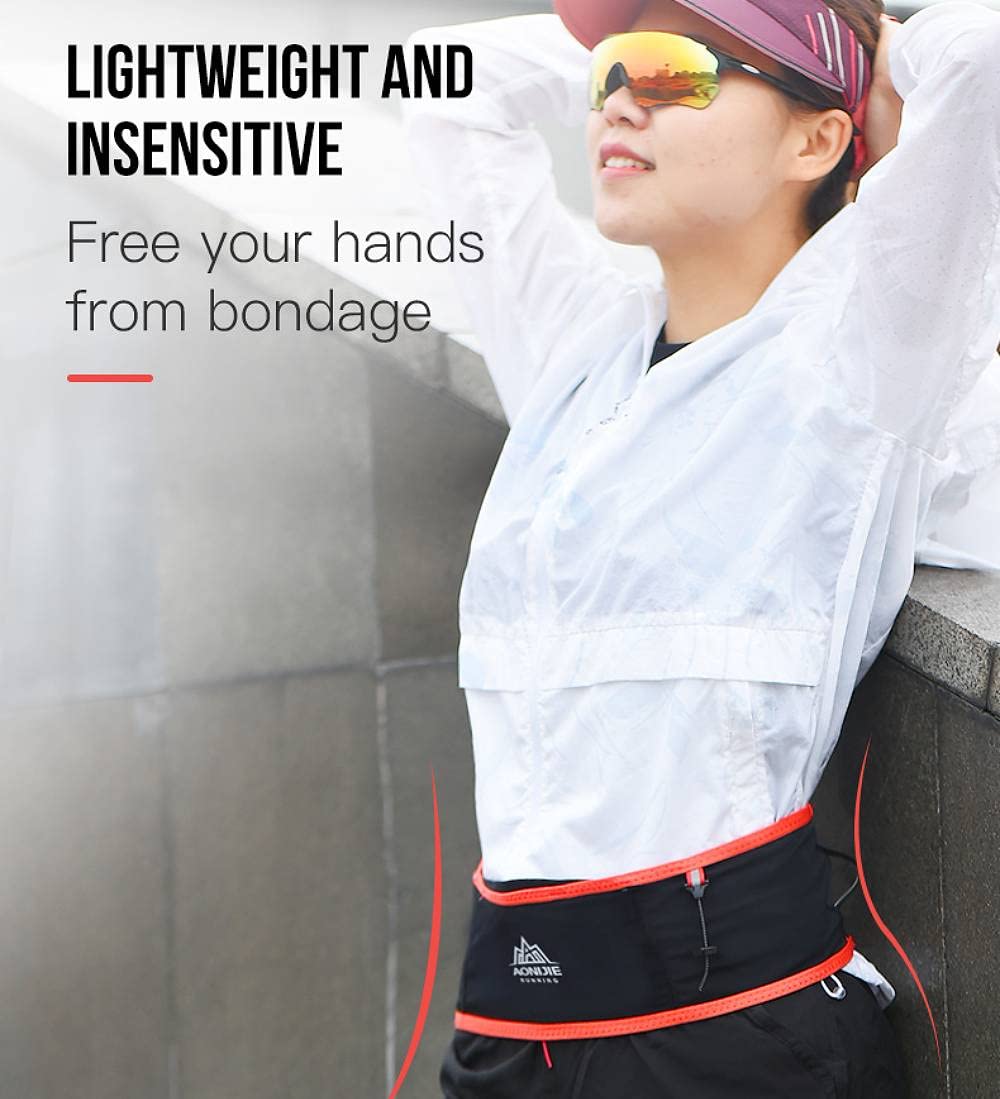 AONIJIE lifestyle image of runner wearing belt for hands-free convenience