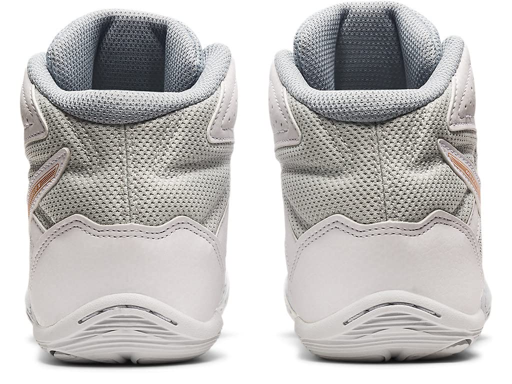 ASICS Matflex 6 upper texture close-up showing durable synthetic protection