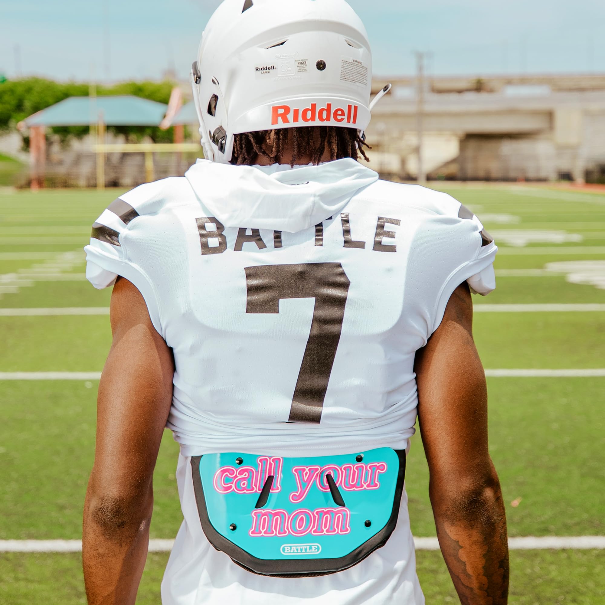 Battle back plate high-gloss finish that resists scuffs and keeps colors vibrant