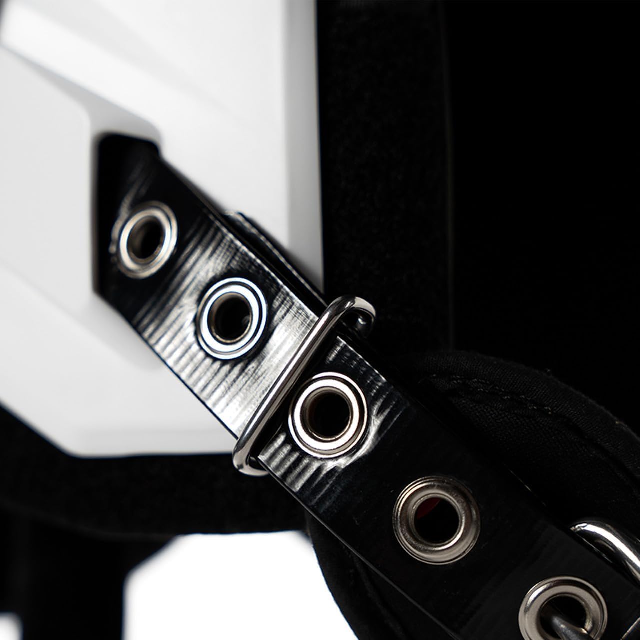 Battle Defender adjustable straps and articulating belt system for secure fit benefit