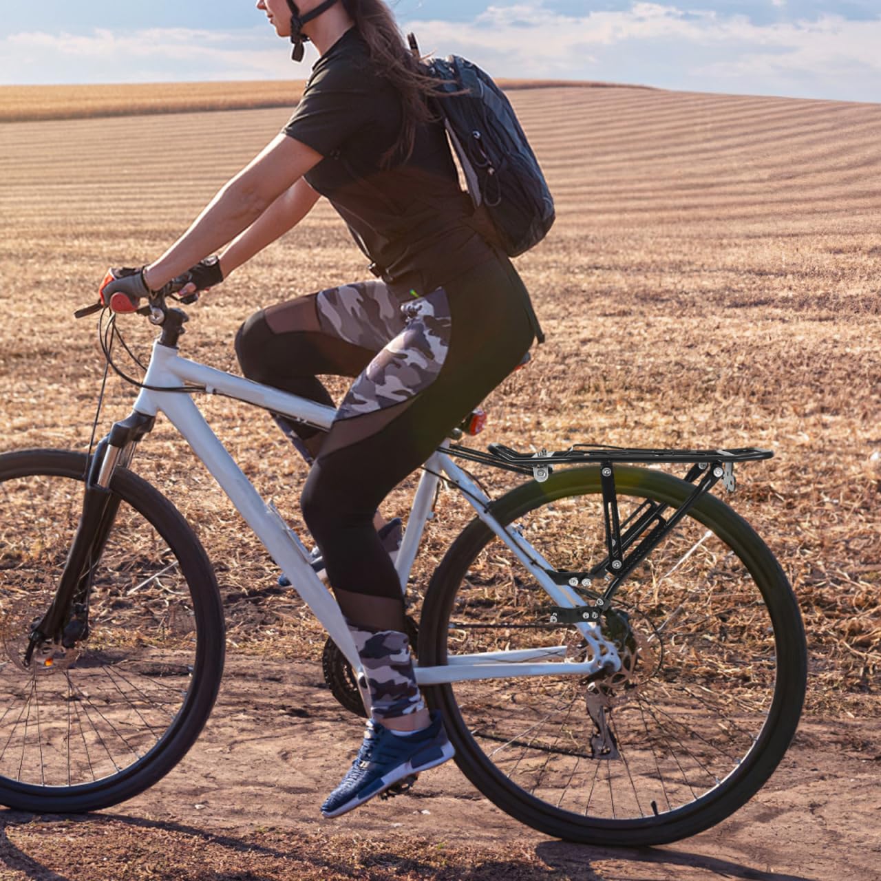 BESPORTBLE mounted on folding bike demonstrating compact fit benefit