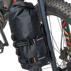 Blackburn Outpost Elite opened wide showing easy access and large main compartment
