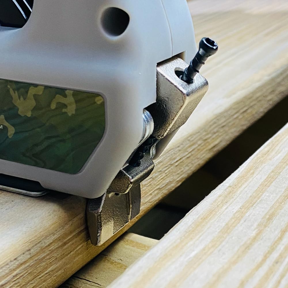 CAMO MARKSMAN Pro-X1 close-up of screw guide for accurate star-drive engagement