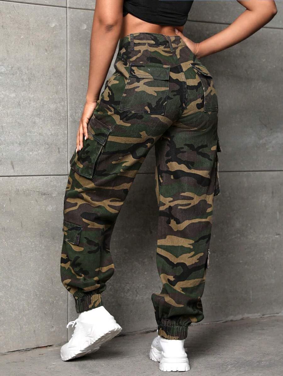 CaniBtr close-up of cargo pocket showing secure storage benefit