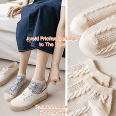 CHERSE close-up of knit texture and reinforced heel-toe for long-lasting wear