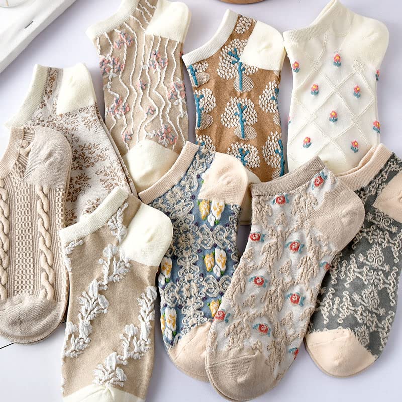 CHERSE low-cut floral sock worn in sneaker showing discreet ankle coverage