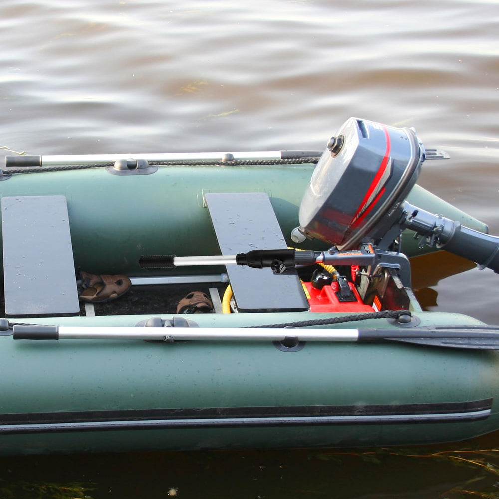 CLGMarine wet-condition handle grip showing non-slip performance when wet