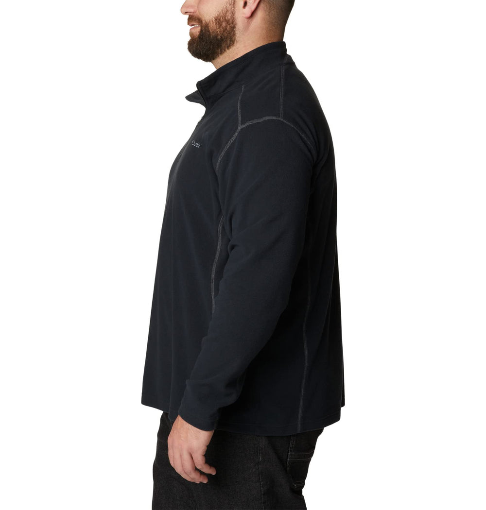 Columbia man wearing fleece outdoors showing everyday performance and casual styling benefit