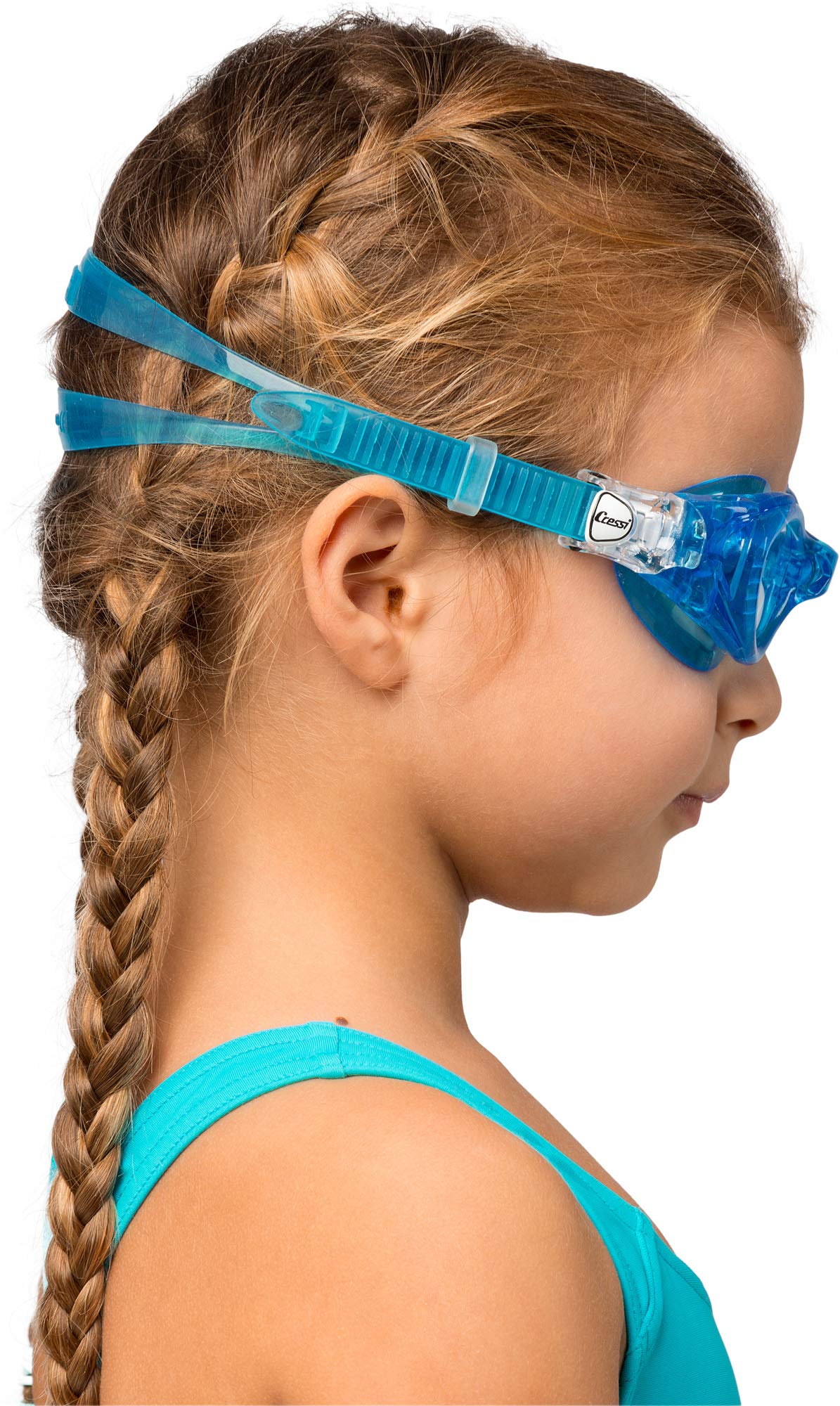 Cressi King Crab worn by child in pool showing wide peripheral vision