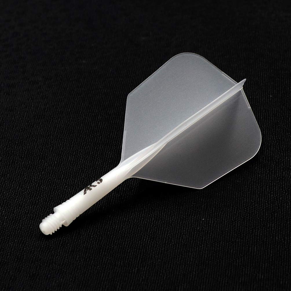 CUESOUL close-up of precision-moulded flight showing 90-degree profile for stable throws