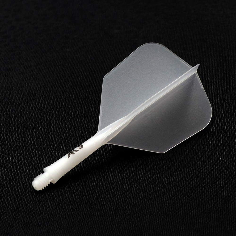 CUESOUL close-up of precision-moulded flight showing 90-degree profile for stable throws