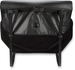 Dakine pad beside tailgate handle showing clear access