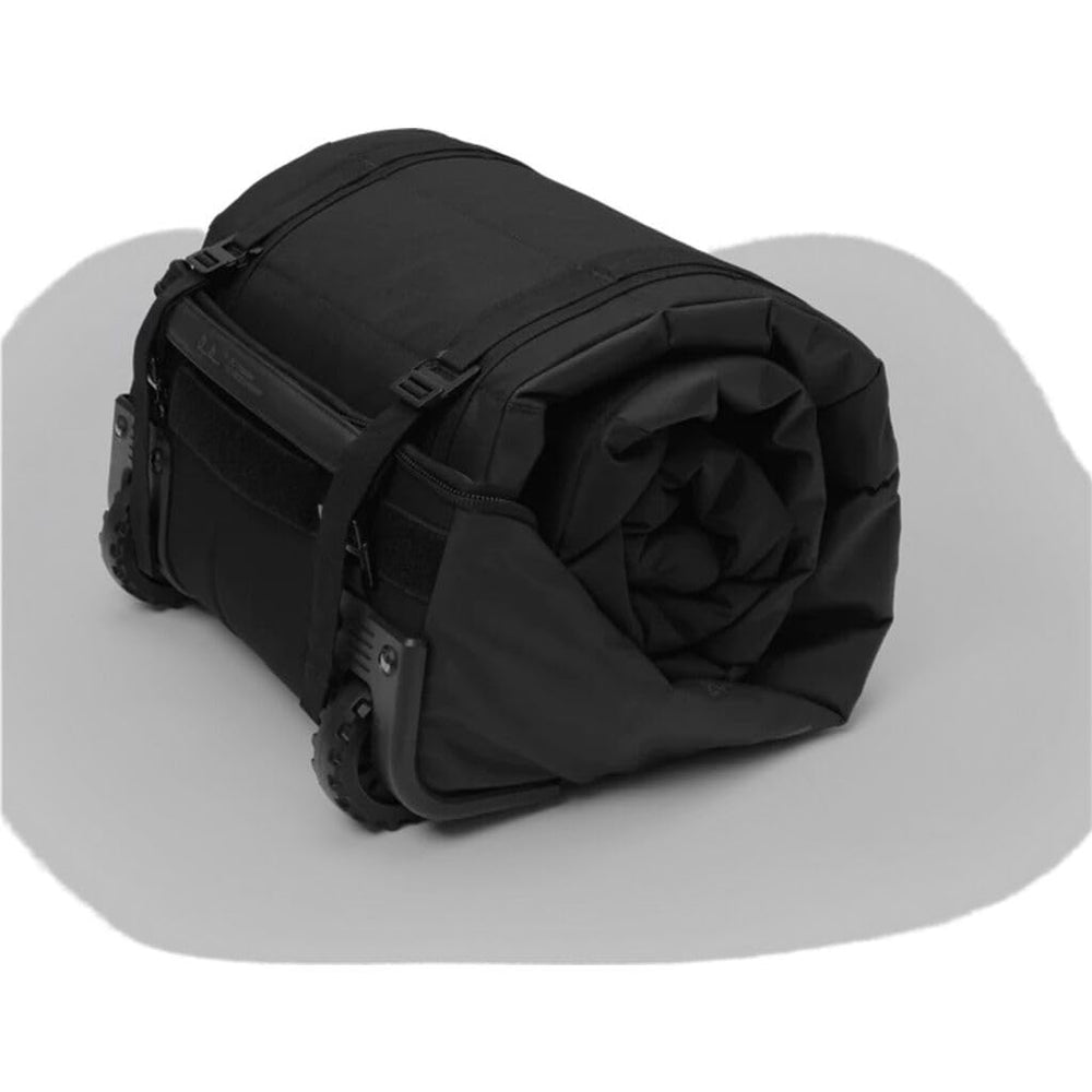 Db Journey Snow Roller Pro close-up of padded rib-cage protection, stabilizes and cushions gear