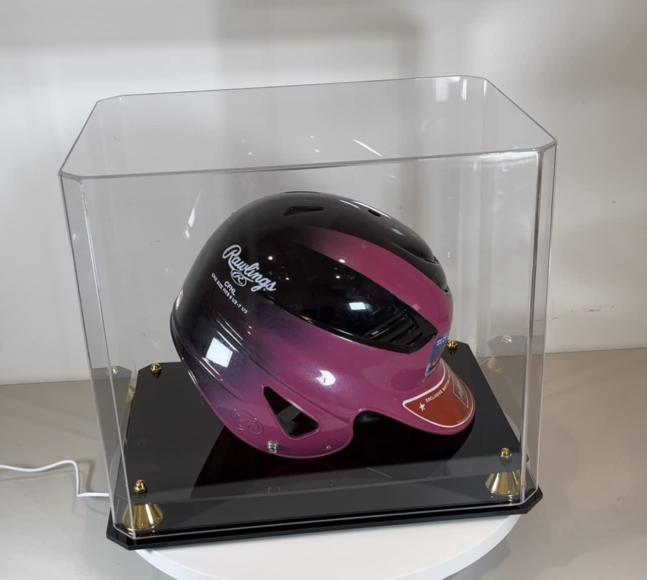 DisplayGifts lifestyle shelf display demonstrating stylish home presentation benefit
