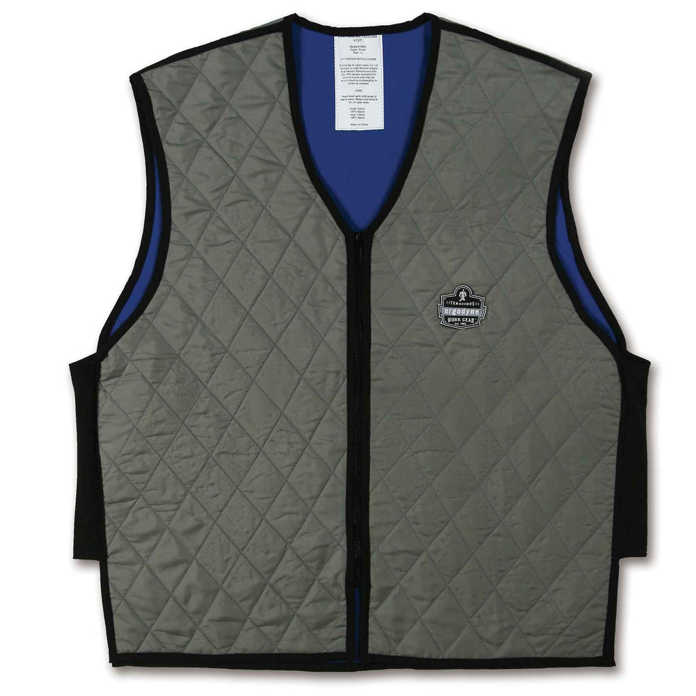 Ergodyne zipper closure detail emphasizing secure fit and quick on-off benefit