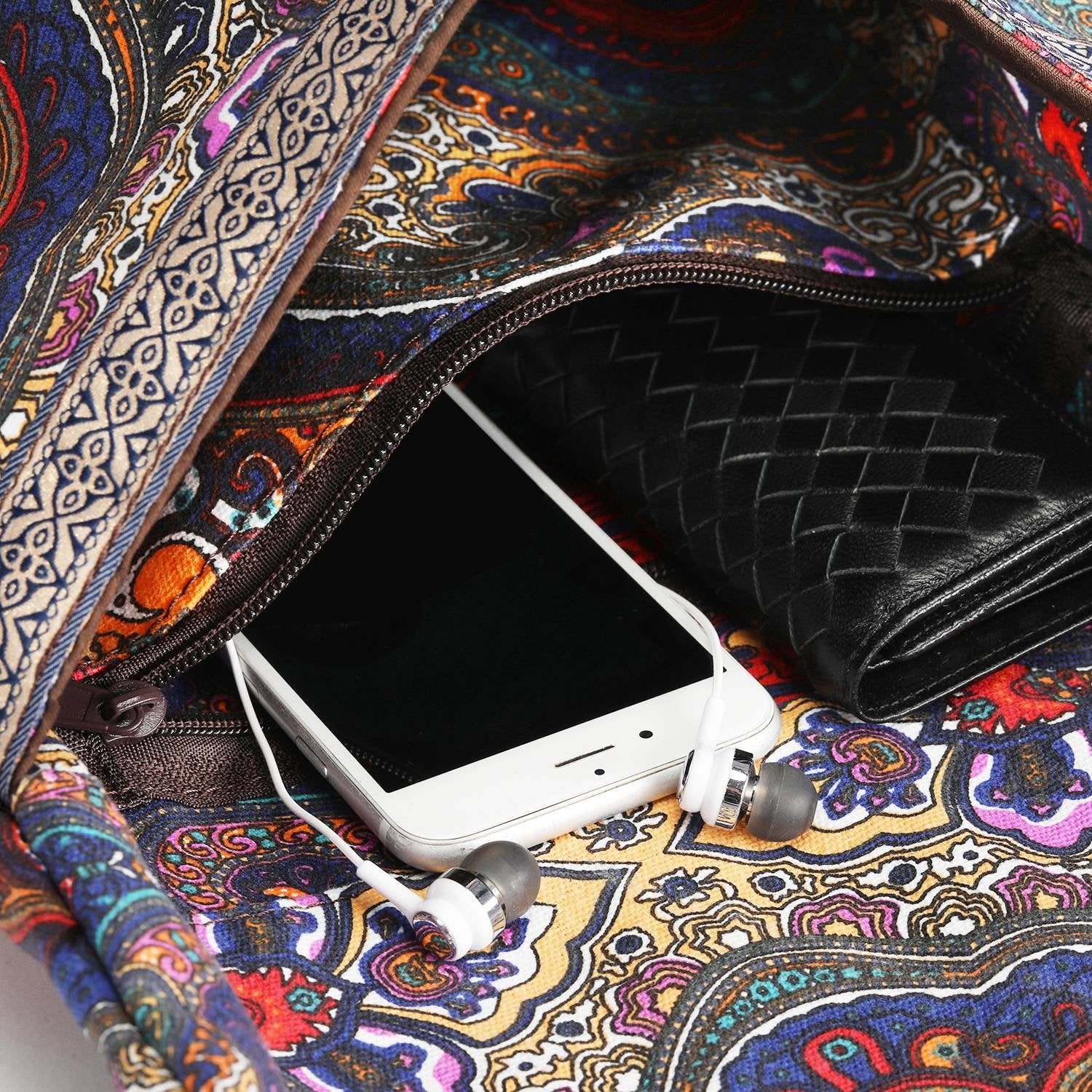Ewedoos open-top bag with mat inserted showing roomy capacity