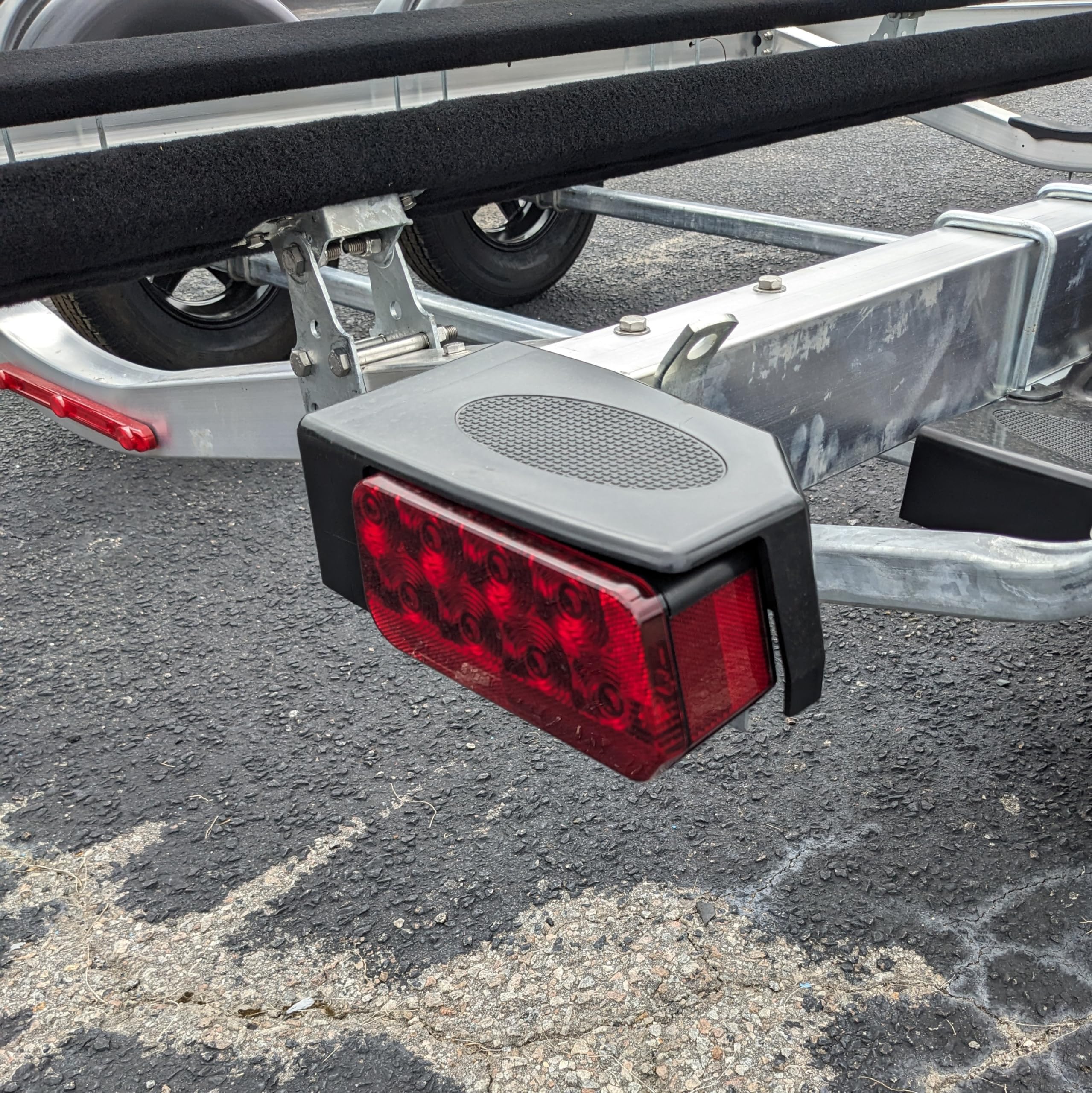 EZ Loader taillight molded 2-way plug and separate ground wire for easy wiring