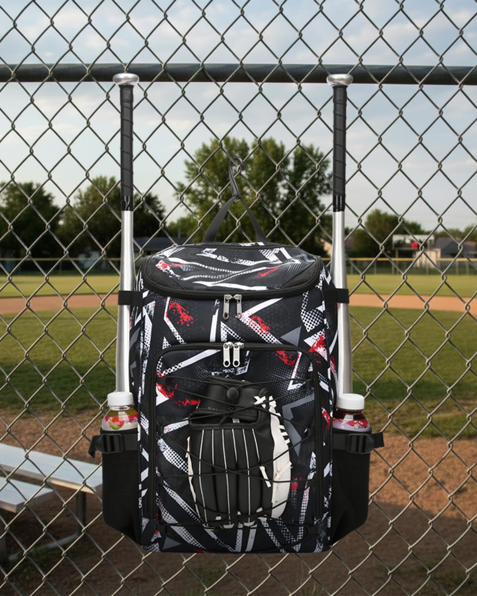 FOKDUVB front bungee and fence hook in use for airing damp items