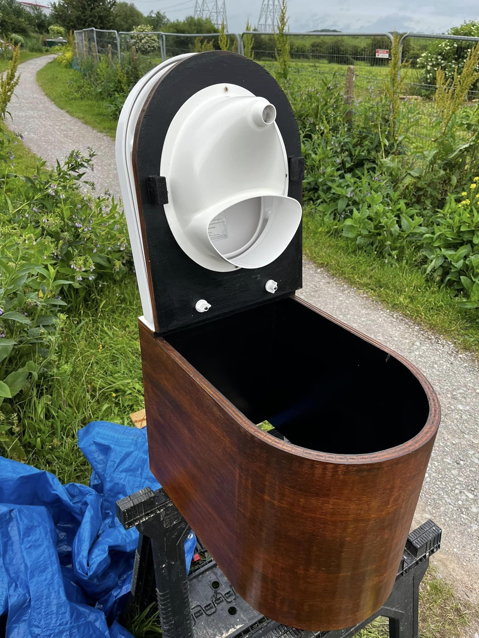 Free Range Designs seat opening coverage demonstration keeping liquids separate from solids