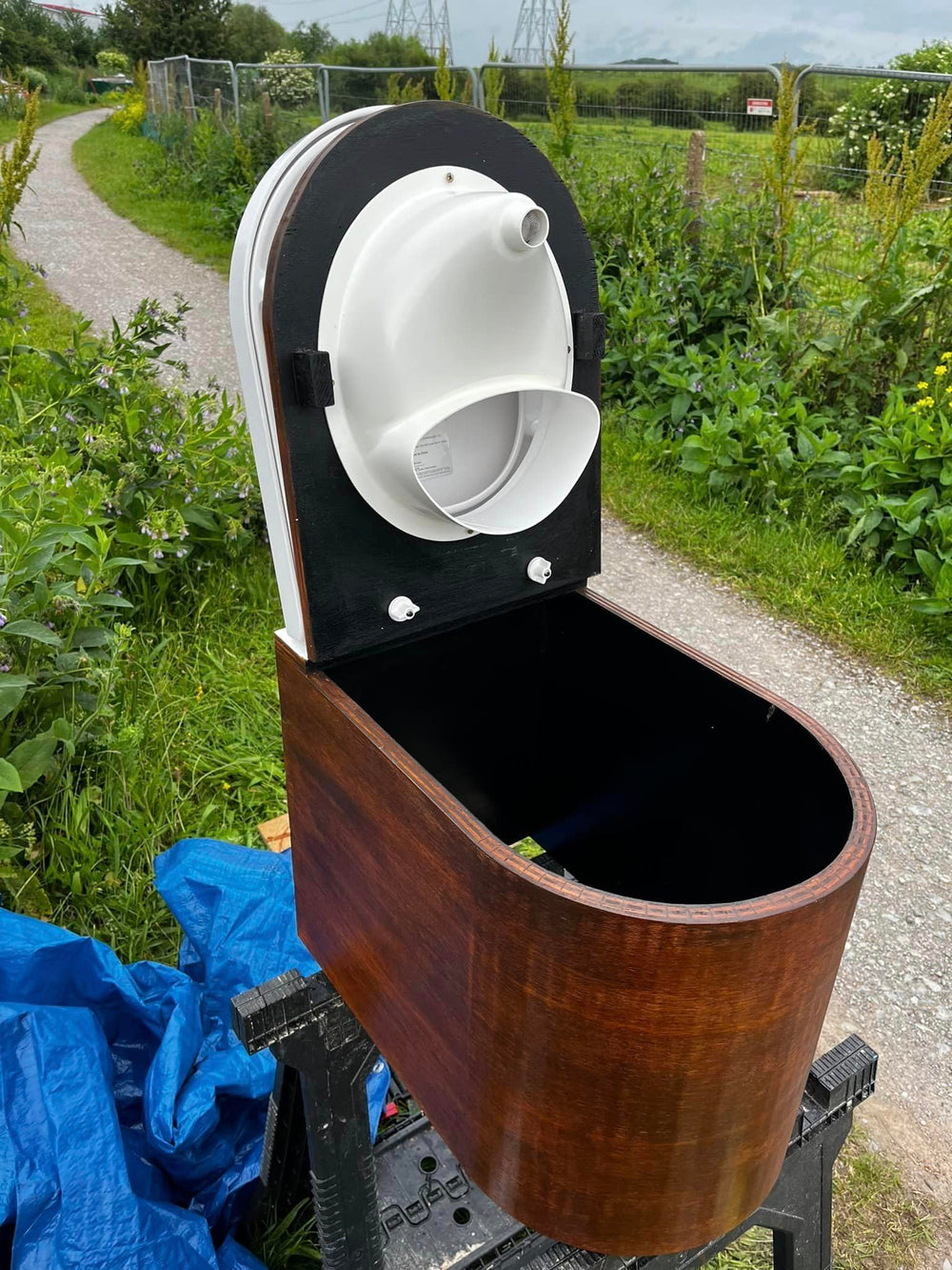 Free Range Designs seat opening coverage demonstration keeping liquids separate from solids