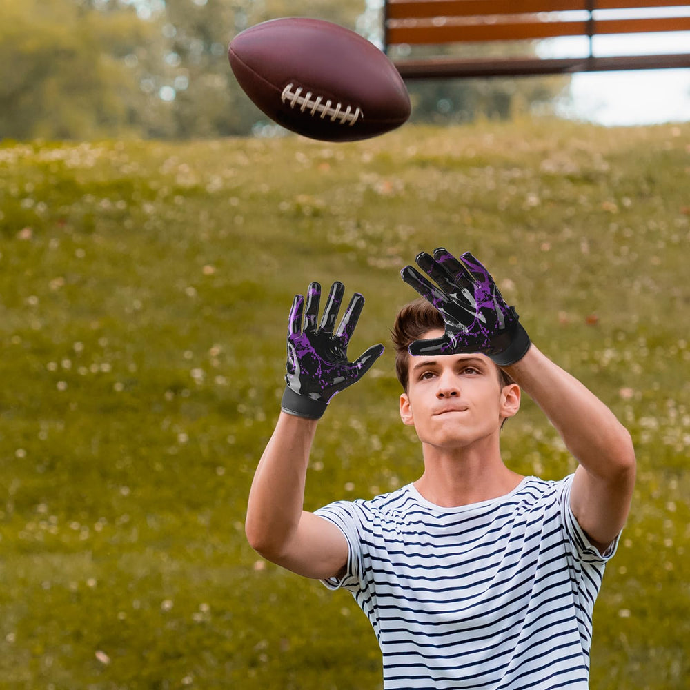 Goporoy youth player wearing gloves during practice showing comfort and performance