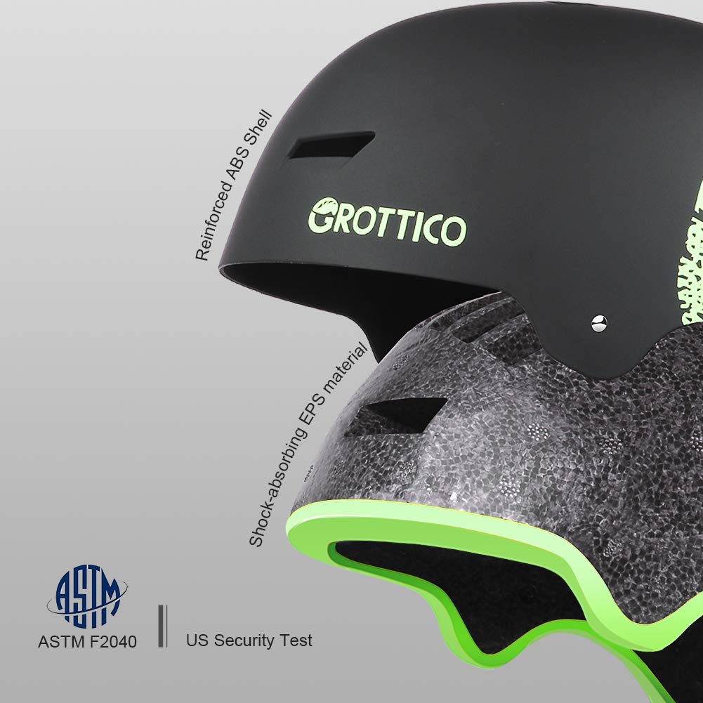GROTTICO child wearing helmet demonstrating correct fit
