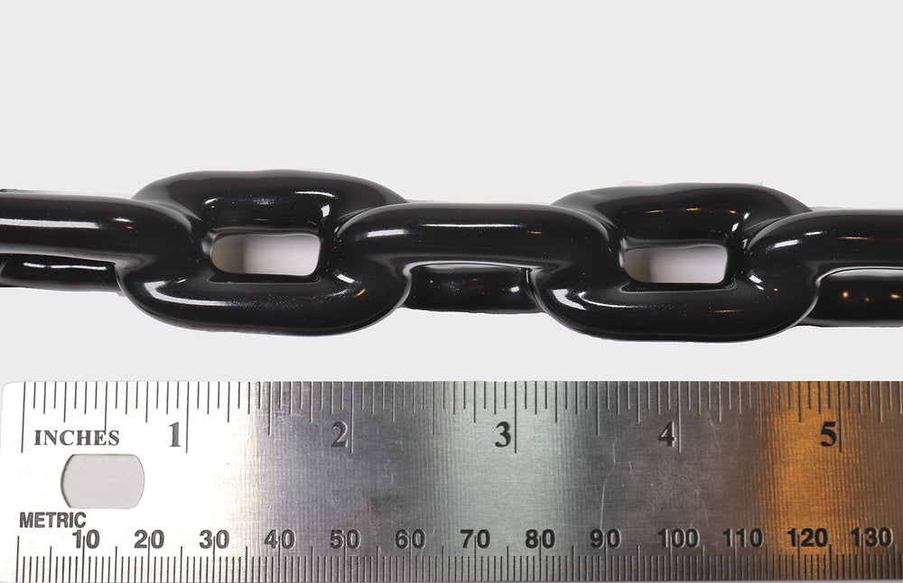HarborCraft chain fitted on a boat bow demonstrating quieter anchoring