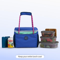 Igloo Summit Cube interior liner visible, wipeable and leak-resistant for easy cleanup