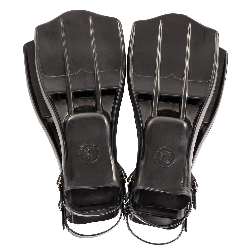 IST blade grooves detail demonstrating water channeling for stronger kicks