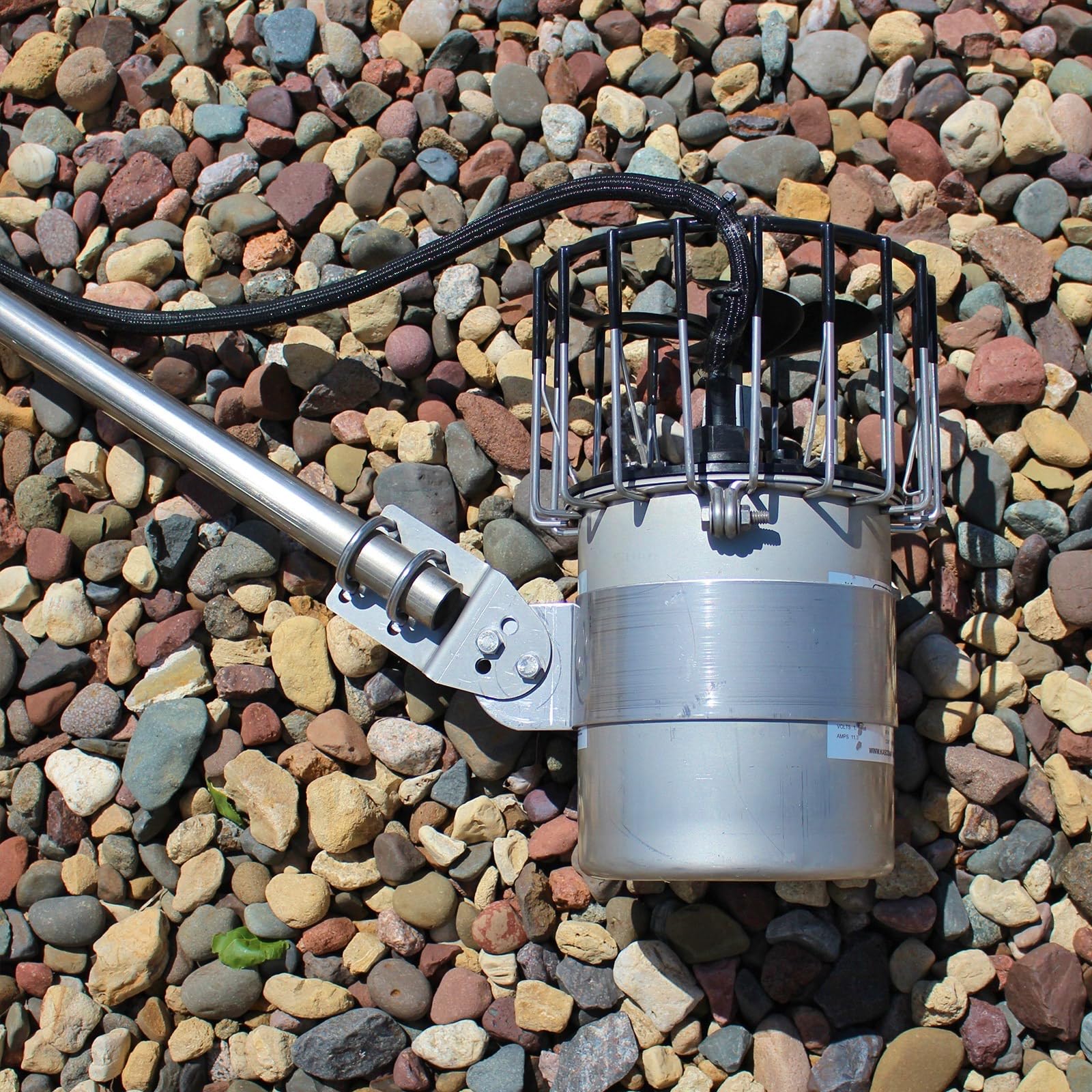 Kasco mount in a marina setting showing practical use and enhanced ice prevention