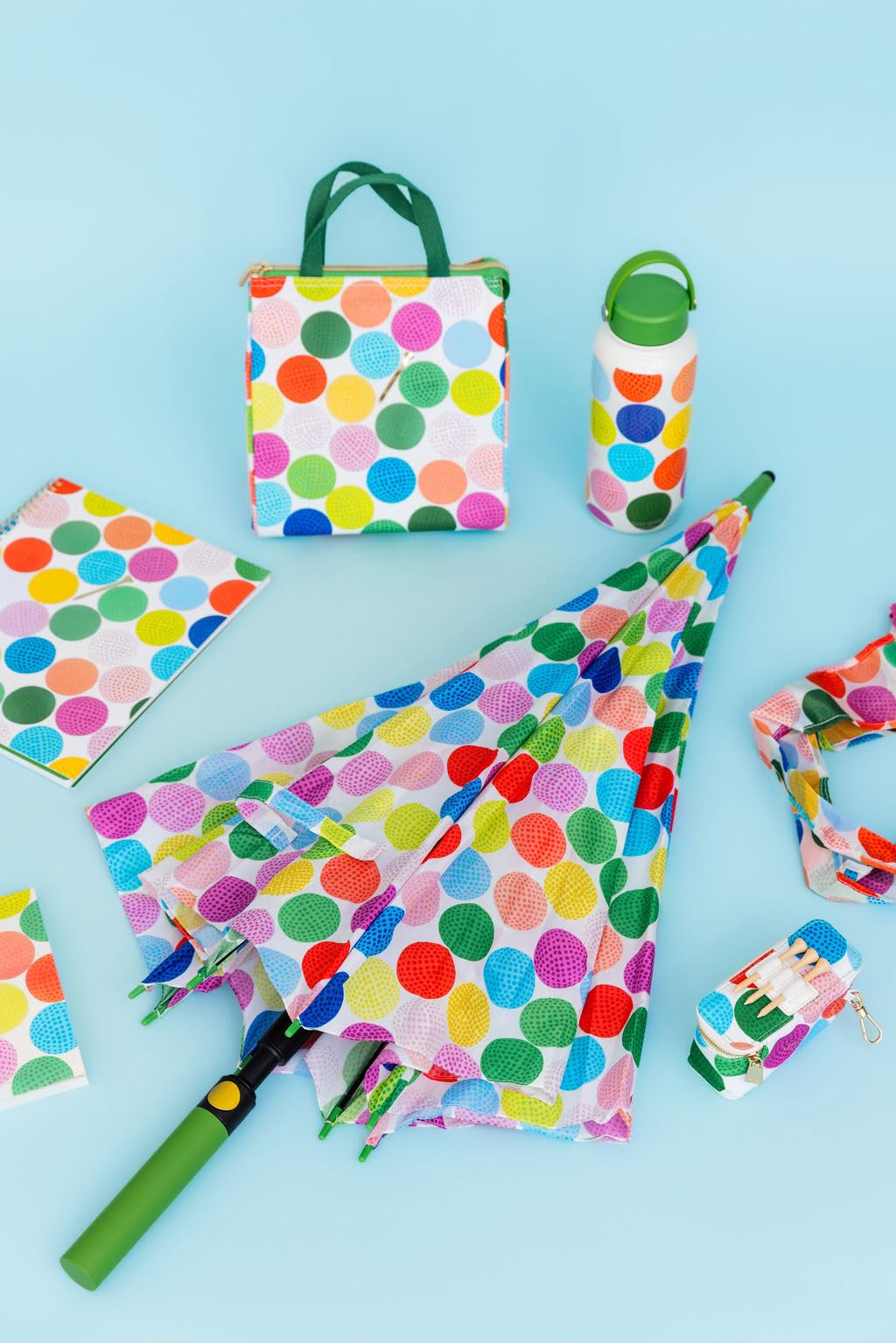 kate spade new york lifestyle on-course shot with player, fashionable function benefit