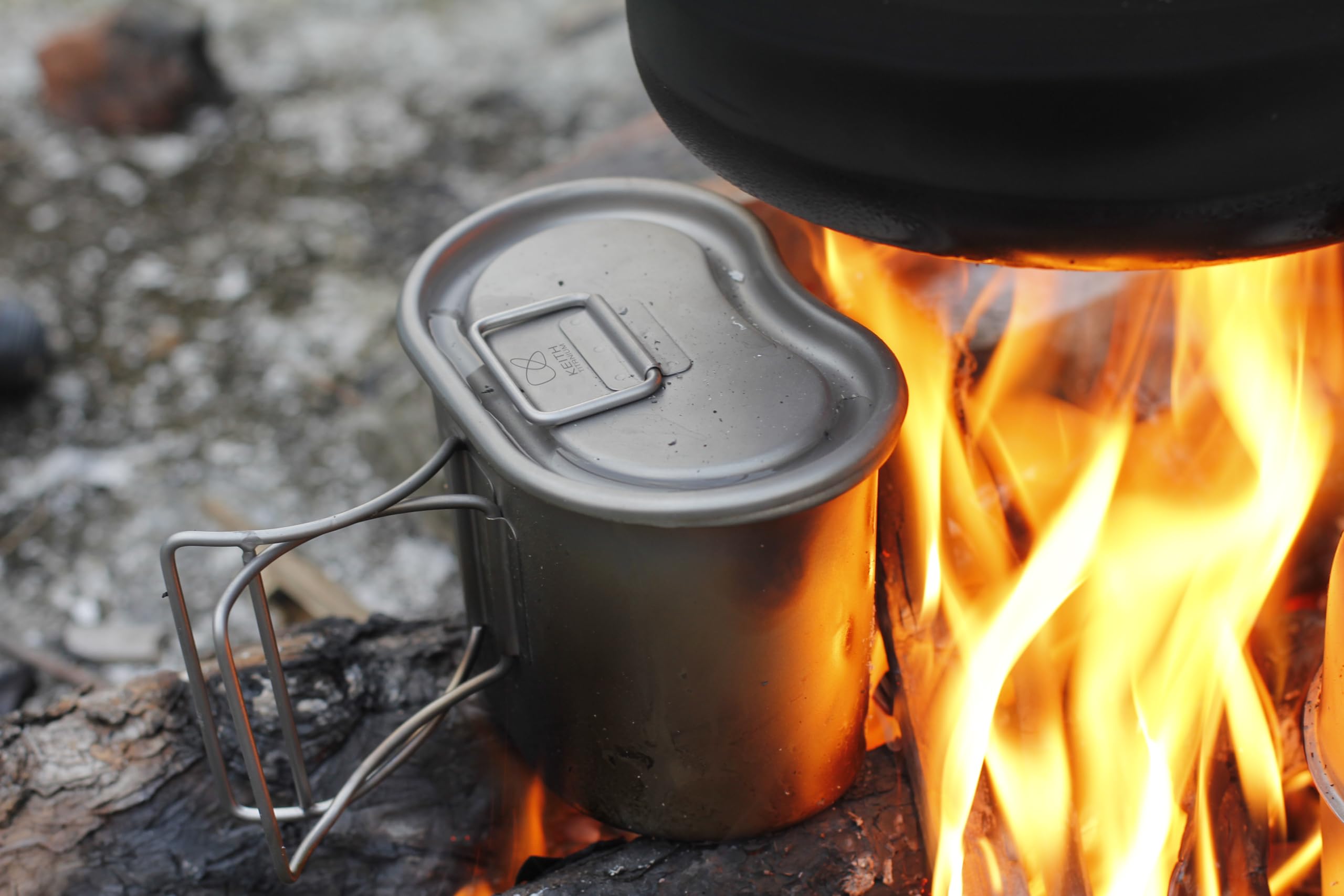 Keith Ti3060 boiling water over camp stove, quick heating efficiency