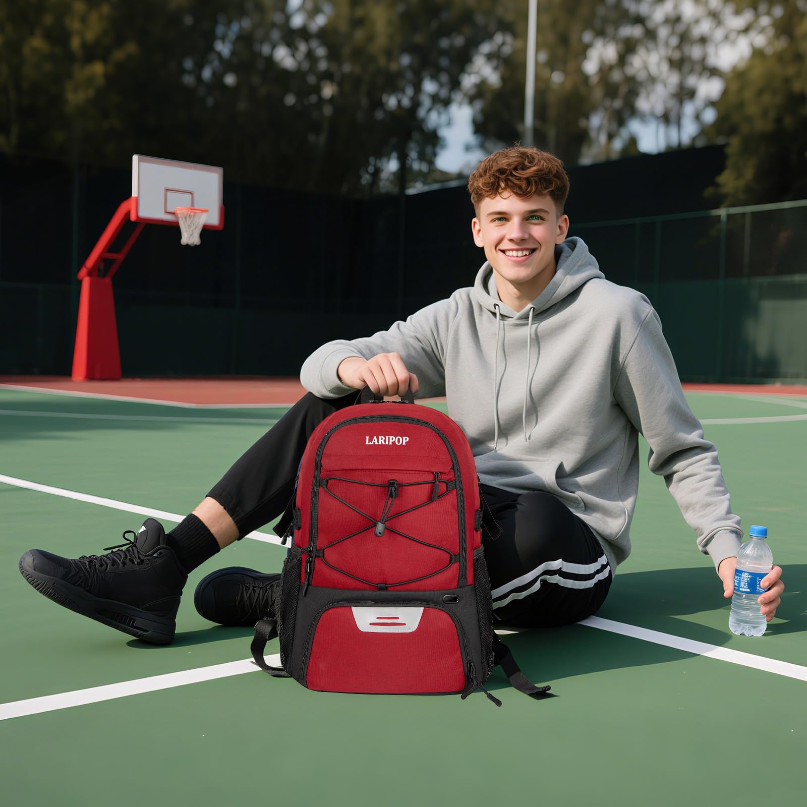 LARIPOP mesh side pockets holding two water bottles for hydration access