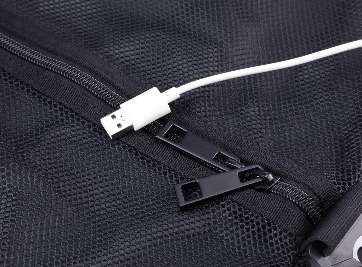 Leberna padded shoulder strap and reinforced handles demonstrating comfortable carry