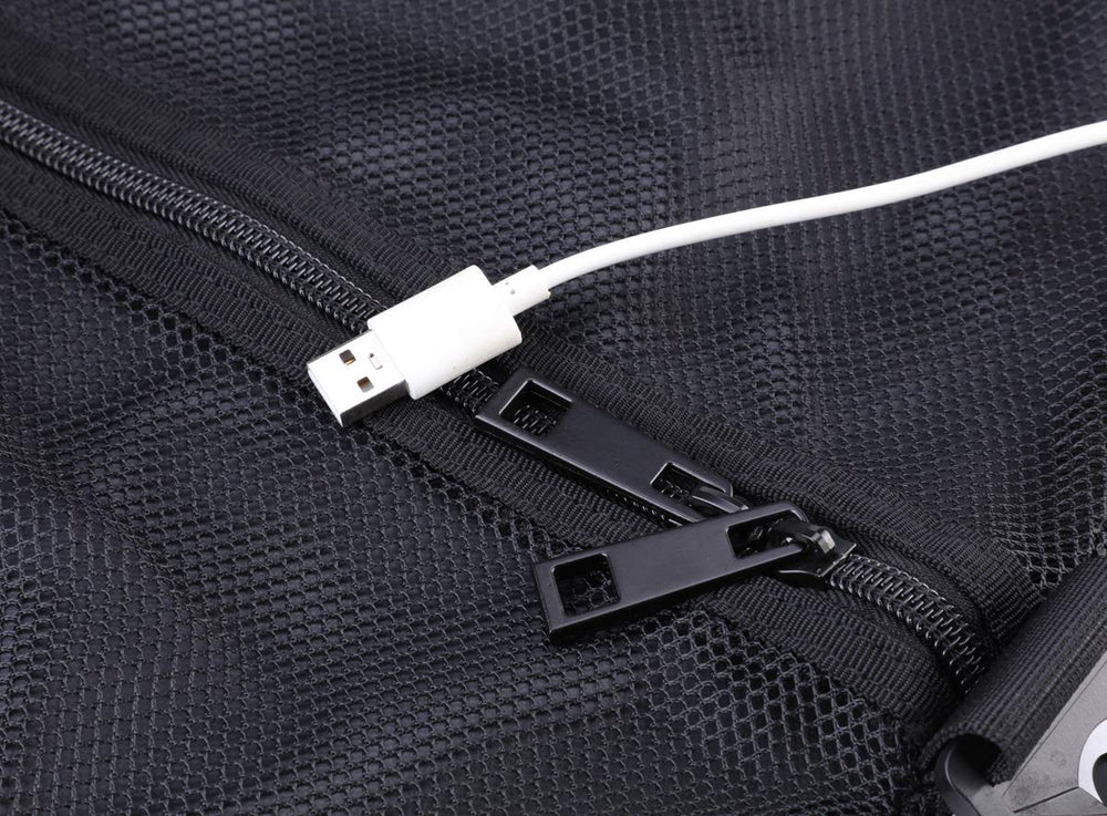 Leberna padded shoulder strap and reinforced handles demonstrating comfortable carry